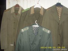Katonai és vámos ruhák vegyesen 4