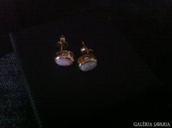 Káprázatos 14K arany fülbevaló Opál drágakövekkel ékesítve