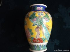 Famille Jaune-Imari-kézzel festett japán váza