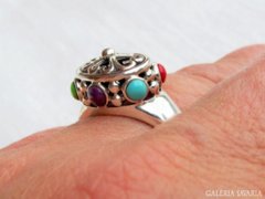 Mutatós ezüst gyűrű színes ékkövekkel