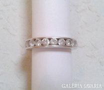 Cirkonnal díszített ezüst karika gyűrű