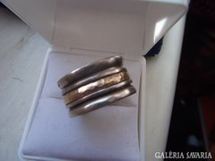 Kézműves ezüst gyűrű arannyal