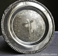 Virággirlandos ezüstözött tányérka 15 cm
