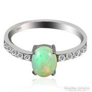 Gyönyörű  Opál ródiumozott soliter ezüst gyűrű 