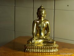 Meditáló Buddha szobor