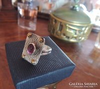 Gránát köves ezüst és arany gyűrű - 1,8 cm 
