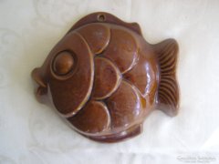 Hal alakú kerámia sütőforma