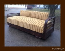 Art deco ágy,kanapé,design-os vonalvezetés