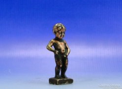 0A969 Pisiló brüsszeli kisfiú réz szobrocska