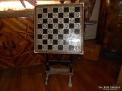 Gyöngyház intarziás sakk asztal