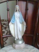 Segítő Mária szobor