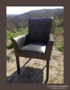 Ezüstös,szatén fényű karos szék,fotel