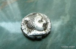 Kshatrap király, ezüst indiai drachma ( R )