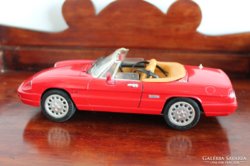 Alfa Romeo Spider autó modell