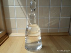 Formás metszett üveg, boros üveg, üvegdugóval