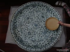 Giga méretű kínai tányér. Ming stílus.