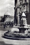 Pécs, Széchenyi tér a Zsolnay kúttal, 1959. IX. 29.