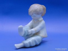 0C553 Jelzett Aquincumi porcelán kislány figura