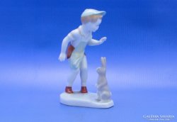 0C554 Jelzett Aquincumi porcelán kisfiú figura