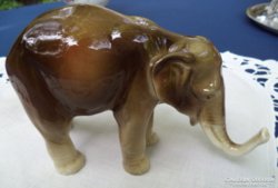 Royal Dux porcelán elefánt