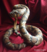 Csörgőkígyó mérges kígyó élethű szobor állat