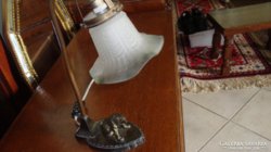 Medvés antik asztali lámpa