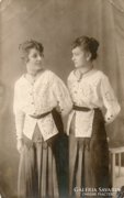 Siklós girls, folk costume 1917. Busy