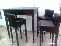 KAREdesign, elegáns, előkelő asztal székkel szép és masszív 