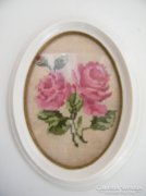 Tűgobelin rózsás kép ovális keretben
