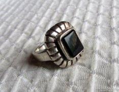 Szép, patinás onix - ezüst koktélgyűrű