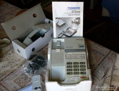 Panasonic üzenetrögzítős, falra szerelhető telefon.