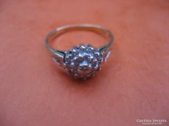 0,15 ct gyémánt gyűrű sok pici kővel