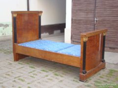 Empire Biedermeier Stil ágy eredeti matracokkal el