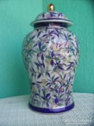 Kínai porcelán fedeles váza.