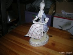 Hollóházi porcelán Figura  Kottás nő 23,5cm