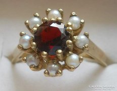 Antik arany gyűrű igazgyöngyökkel, valódi gránát drágakővel