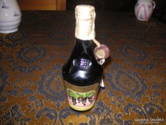 Blackcurrant liqueur, approx. 1.5 Dl. From the 1960s vvvvvvvvvvvvvvvvvvvvvvvv