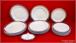 ​Zsolnay tányérok+sótartó 17 db.