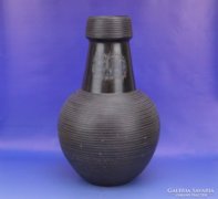 0C926 Régi nagyméretű feketecserép váza