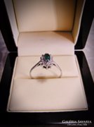 Elbűvölő 14k Arany - Smaragd & Brill Gyémánt Gyűrű