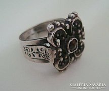 Gyönyörű gránát köves antik ezüst gyűrű