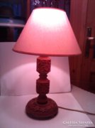 Indiai kézzel faragott szantálfa asztai lámpa