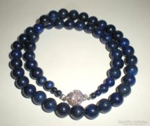 Lapis lazuli drágakő nyakék, díszes mágnes kapoccsal
