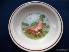 Zsolnay tányér "Vuk" dekorral