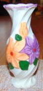 Gyönyörű csavart, virágos kerámia váza 16cm