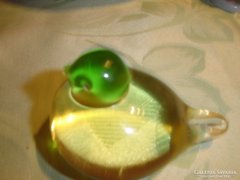Meseszép zöld üveg madár