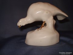 Zsolnay porcelán keselyű figura