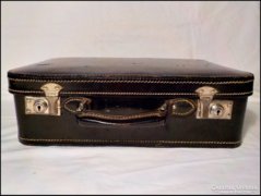 Antik kisméretű zárható bőrönd , piperetáska / bőr borítás 