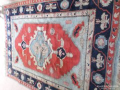 török kézicsomózású szőnyeg