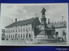 Pécs,Zsolnay szobor és városi múzeum